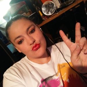 Meet your Posher, Shay